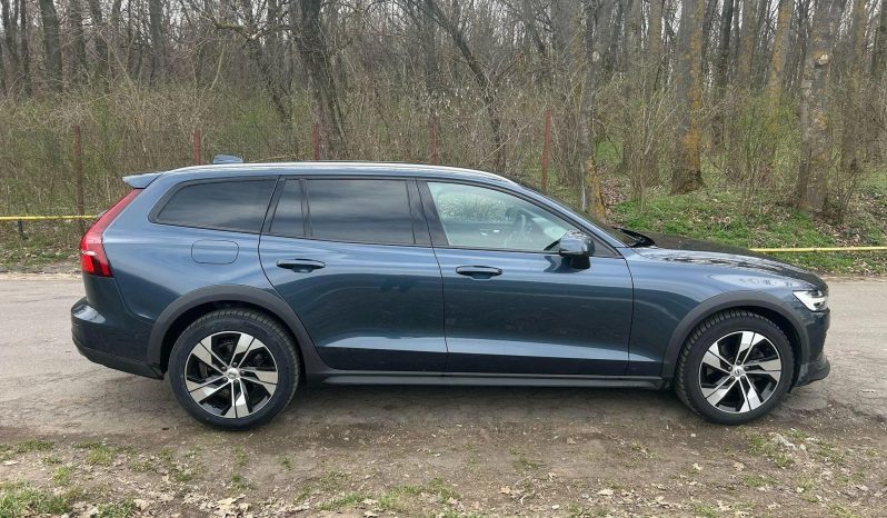 
								Volvo V60 B4 MHEV AT AWD Plus Bright full									