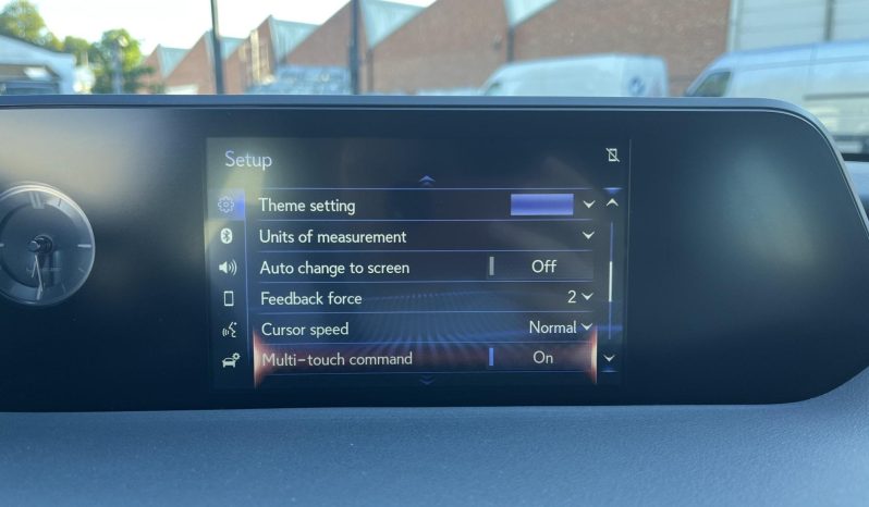 
								Lexus UX 250h 2.0L HEV 20H- (178 HP) 4X4 CVT Executive full									