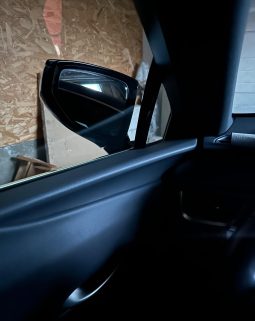 
										Lexus UX 250h 2.0L HEV 20H- (178 HP) 4X4 CVT Executive full									