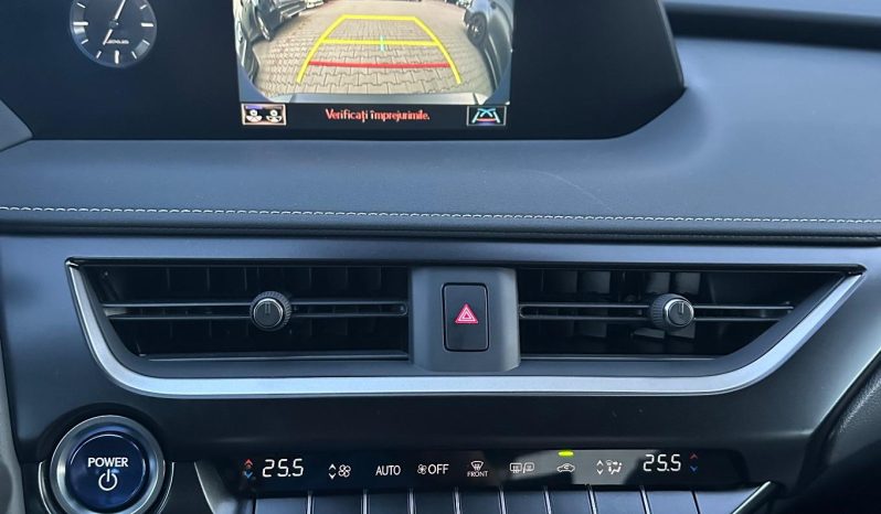 
								Lexus UX 250h 2.0L HEV 20H- (178 HP) 4X4 CVT Executive full									