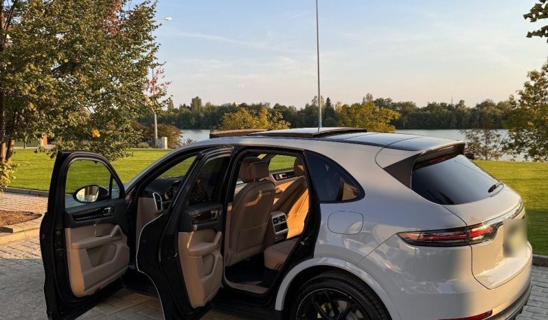 
								Porsche Cayenne E-Hybrid Tiptronic S White full									