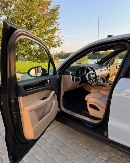 
										Porsche Cayenne E-Hybrid Tiptronic S White full									