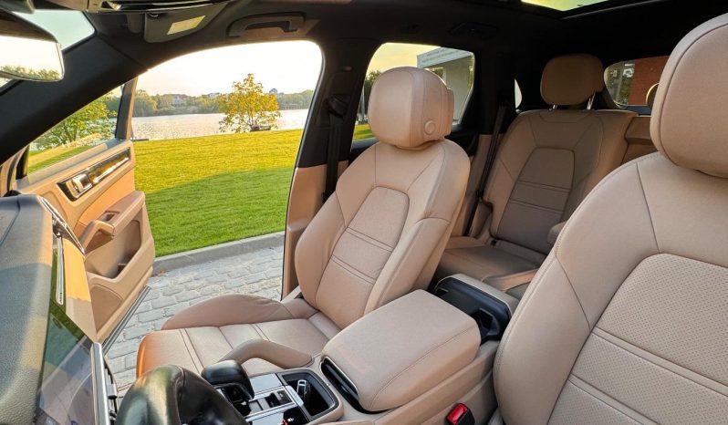 
								Porsche Cayenne E-Hybrid Tiptronic S White full									
