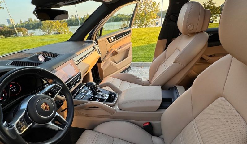 
								Porsche Cayenne E-Hybrid Tiptronic S White full									