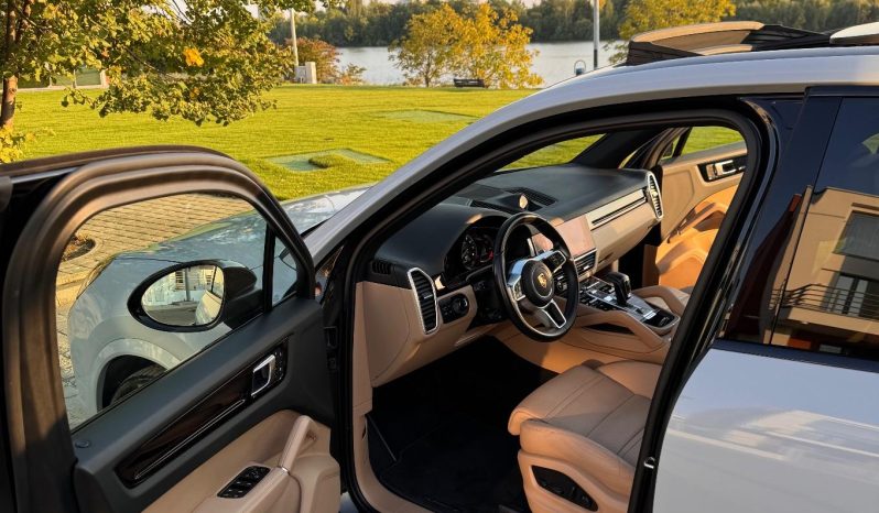 
								Porsche Cayenne E-Hybrid Tiptronic S White full									