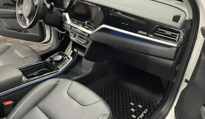 
								Kia Niro e-Niro 150 kW Future full									