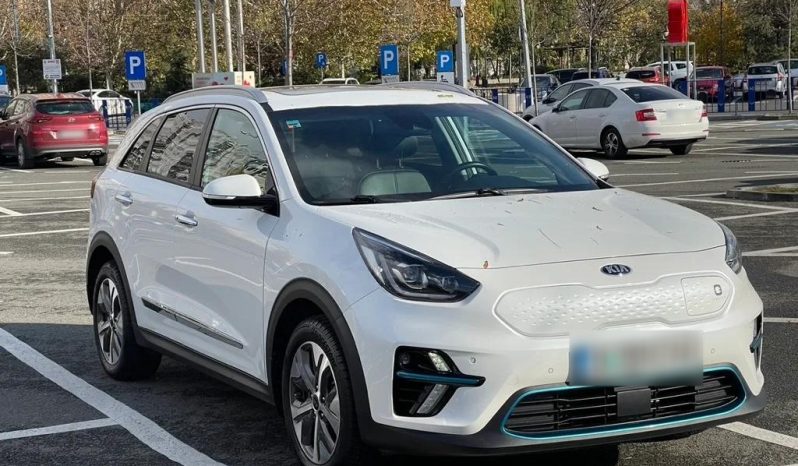 
								Kia Niro e-Niro 150 kW Future full									